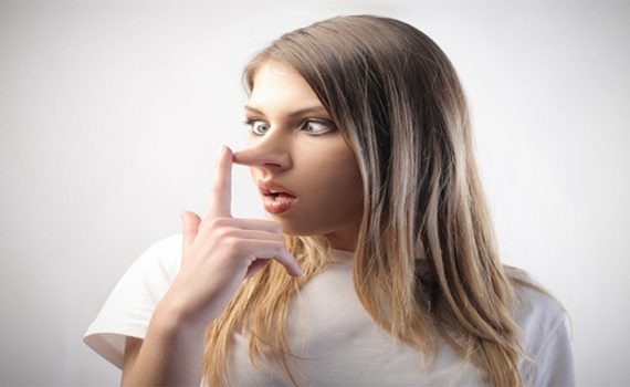 عوارض و خطرات جراحی زیبایی بینی | جراح بینی اصفهان | دکتر اصغر معمار زاده